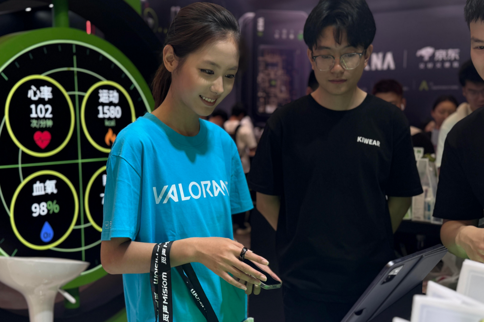 Live gesture demo at the booth